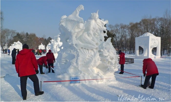 Kitajcy-Opjat'-fjentezi-Harbinskij-sneg-2010
